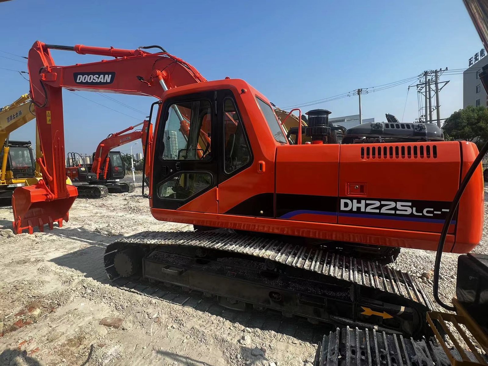 微信图片_20240617174538 Doosan DH225 Used Excavator 20 Ton Excavator Made in 2022 - Image 1