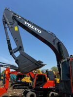 Volvo EC240 - Image 4